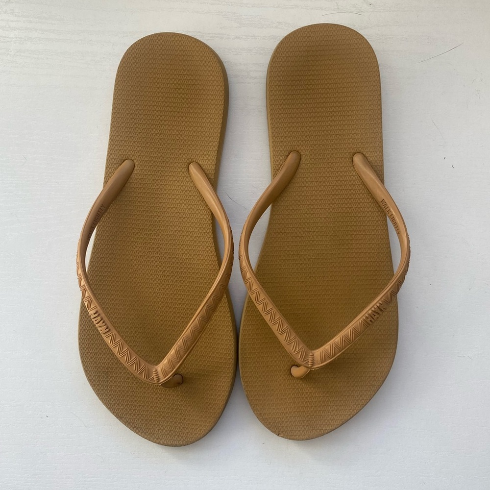 FLIP FLOPS